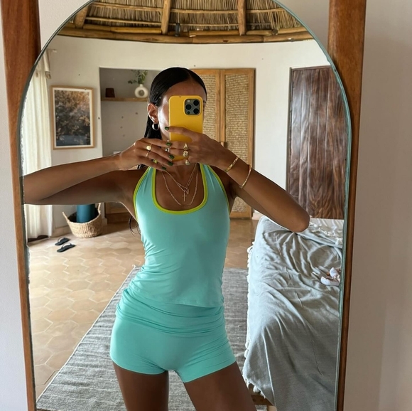 Indah Clothing Lokahi Set - Picture 3 of 11